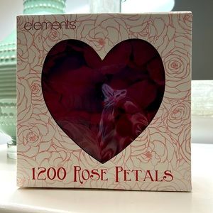 Poly silk red rose petals. Perfect for Valentine’s Day